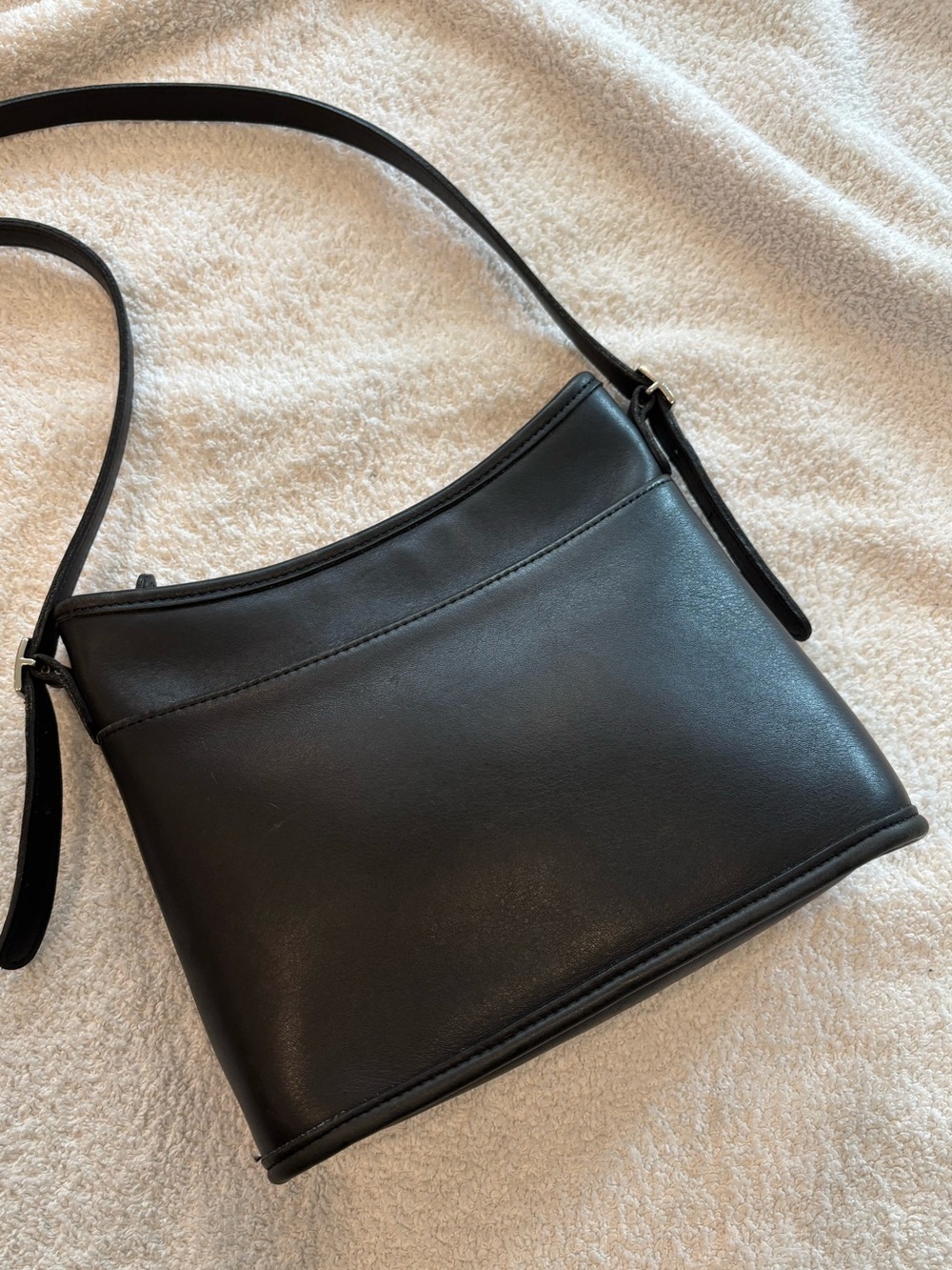 Vintage Coach Leather Mambo Hobo Bag from the 90s Minimalist Y2K style w hangtag